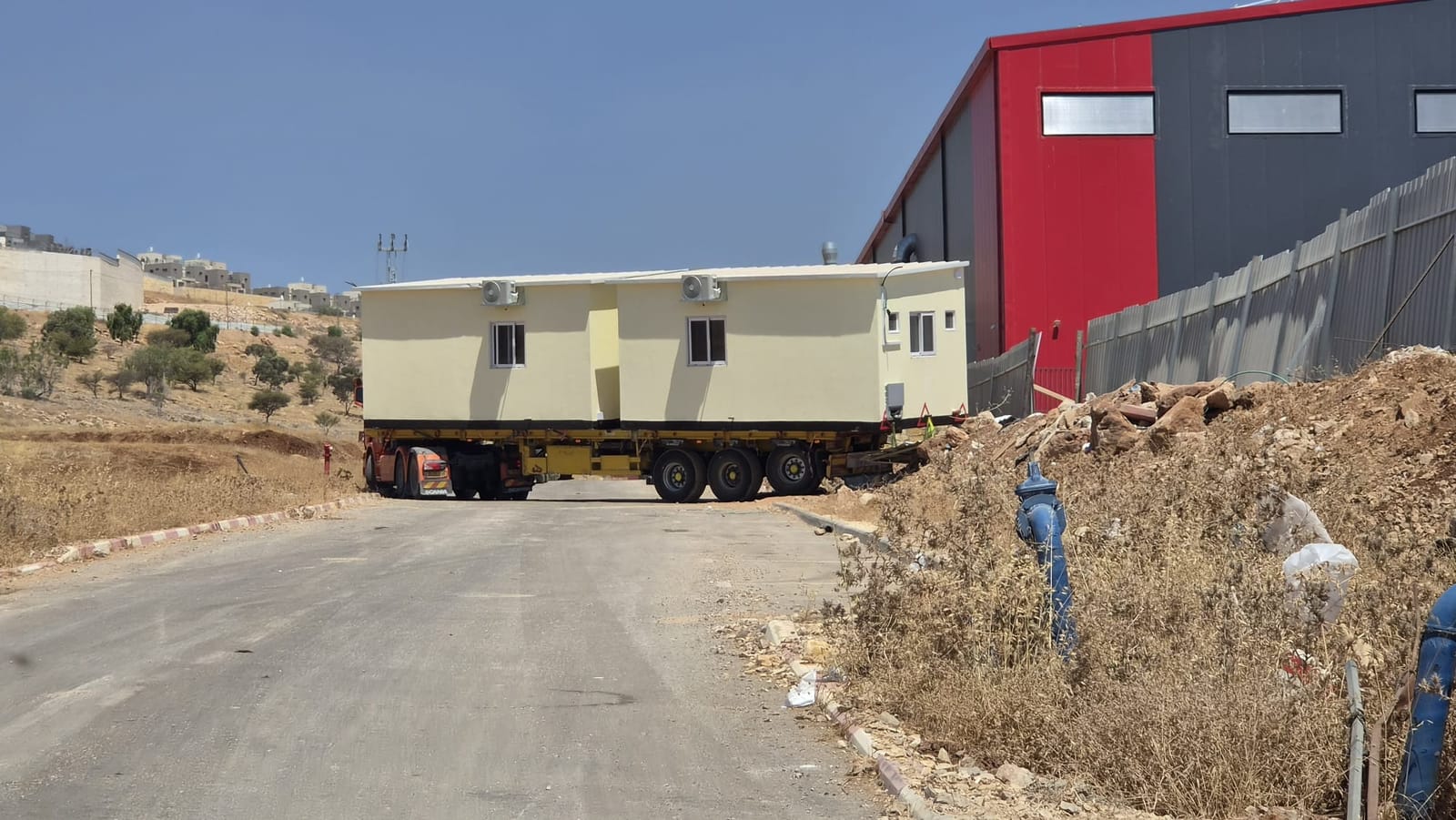 מבנים ניידים בבנייה קלה בהובלה